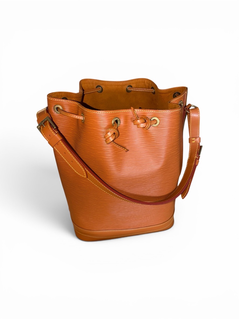 vintage Louis Vuitton Noé Bucket Bag